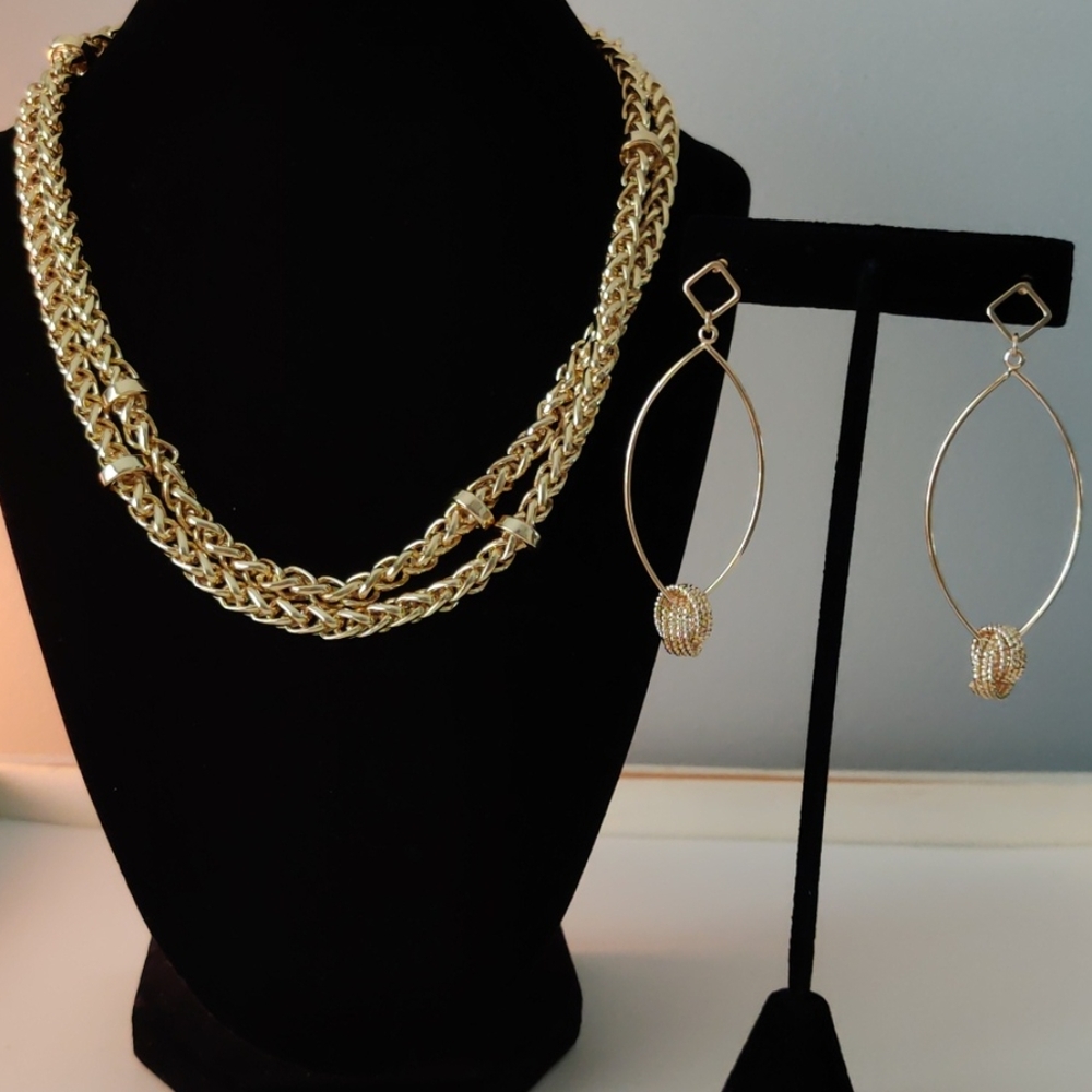 Dana Buchman gold color set 🌴🌴🌴